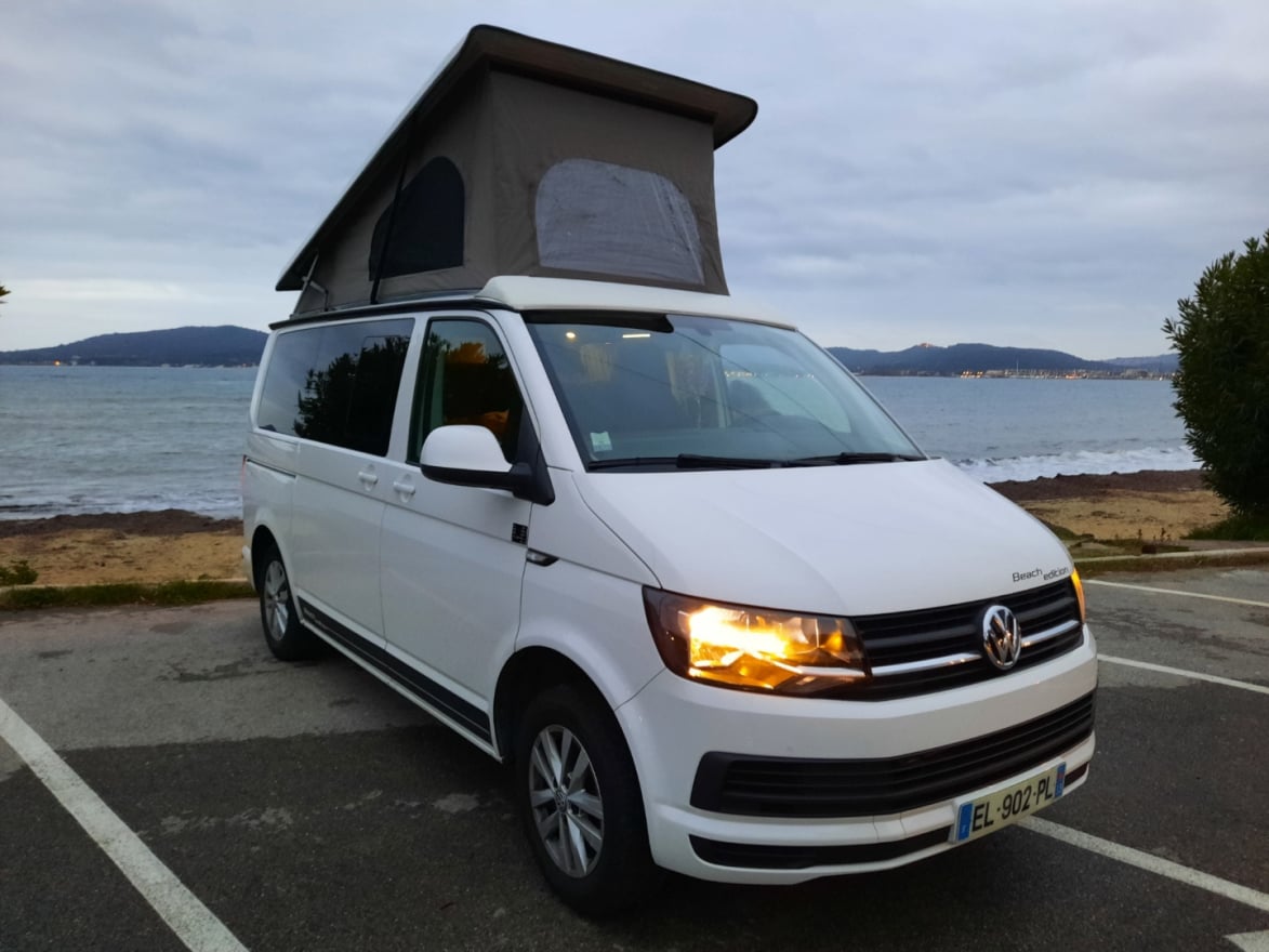VOLKSWAGEN TRANSPORTEUR CALIFORNIA BEACH